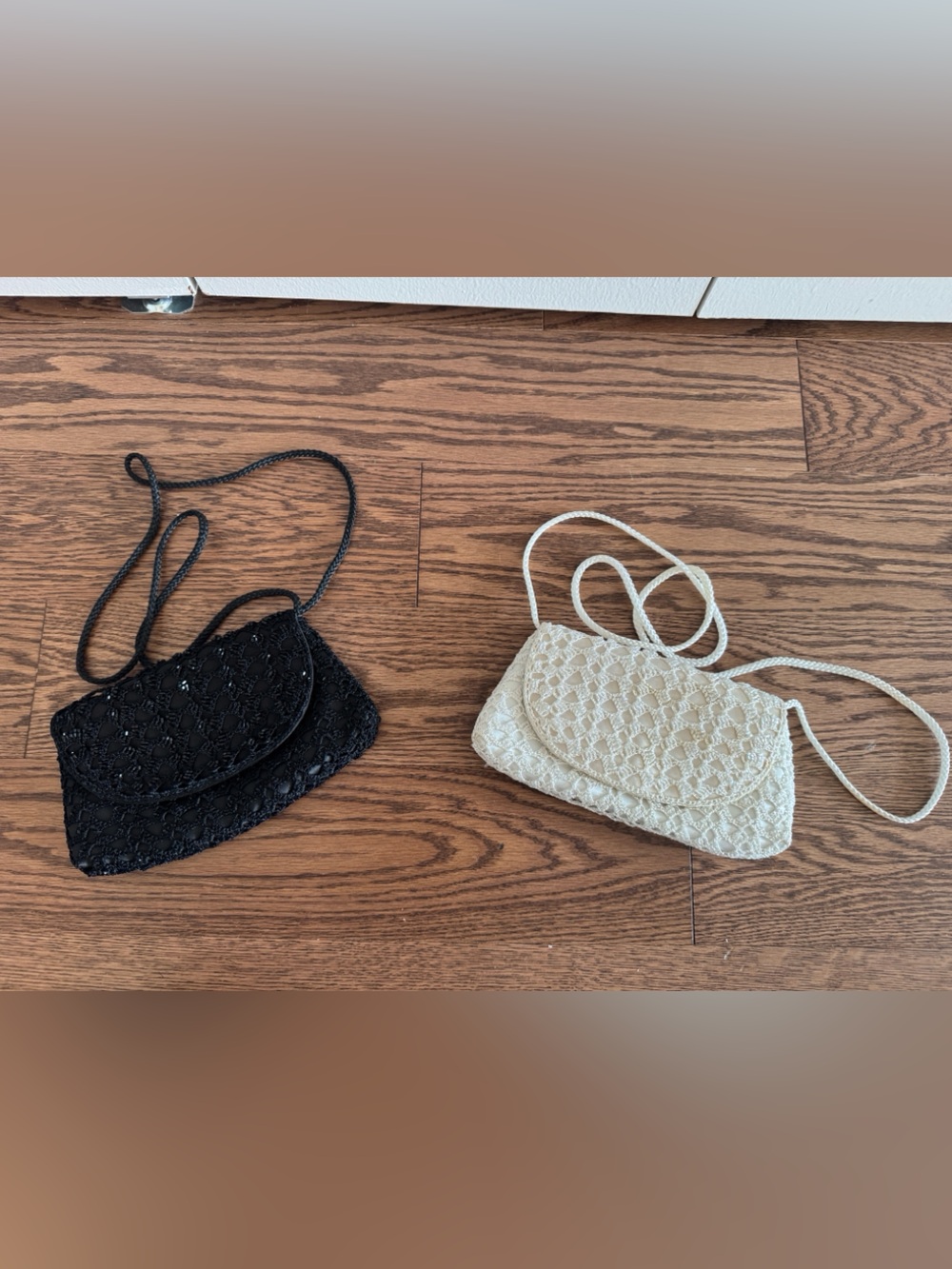 La Regale Vintage Woven Crossbody Card Holder - Black & Cream